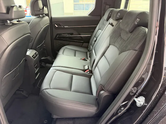KGM -SsangYong Musso 80,6 kWh Blackline 4WD
