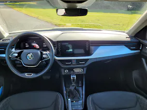 Škoda Kamiq 1.0 TSI Ambition DSG *Rückfahrkamera+8-fach bereift m. Pneu*