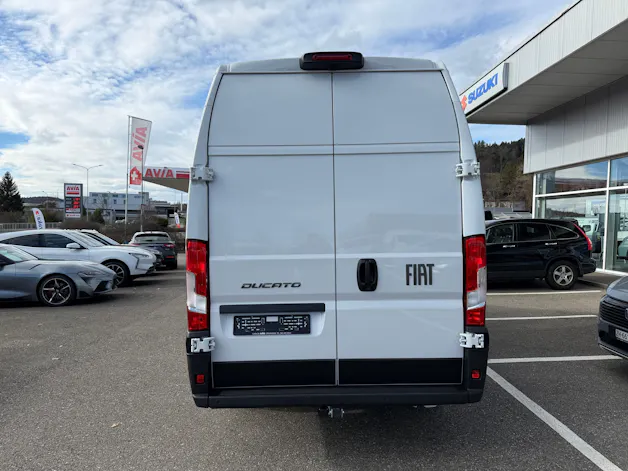 Fiat Ducato Maxi 35 L4H3 2.2MTJ 180PS 3T AHK 270°Tür, Holzboden, Doppelairbag, Apple Car Play