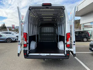 Fiat Ducato Maxi 35 L4H3 2.2MTJ 180PS 3T AHK 270°Tür, Holzboden, Doppelairbag, Apple Car Play