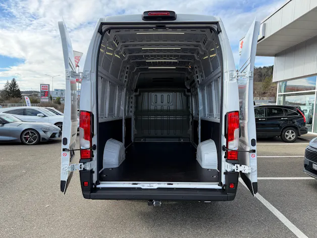Fiat Ducato Maxi 35 L4H3 2.2MTJ 180PS 3T AHK 270°Tür, Holzboden, Doppelairbag, Apple Car Play