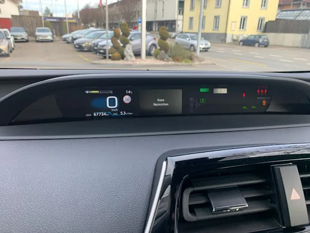 Toyota Prius 1.8 VVT-i HSD AWD-i Premium