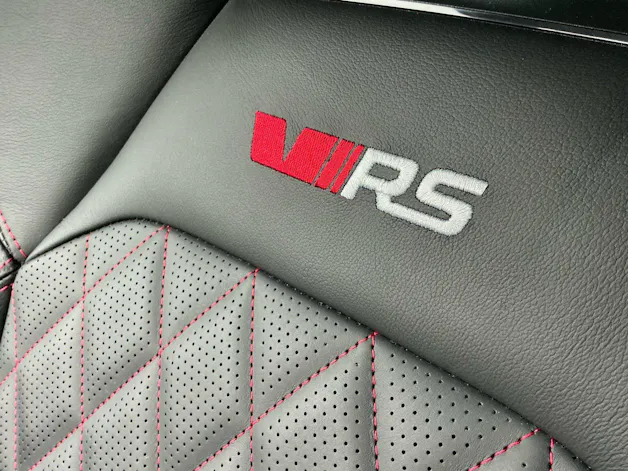 Škoda Kodiaq RS 4x4 *** TOPAUSSTATTUNG MIT WERKSGARANTIE ***