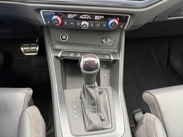 Audi Q3 35 TFSI S line Attraction S-tronic