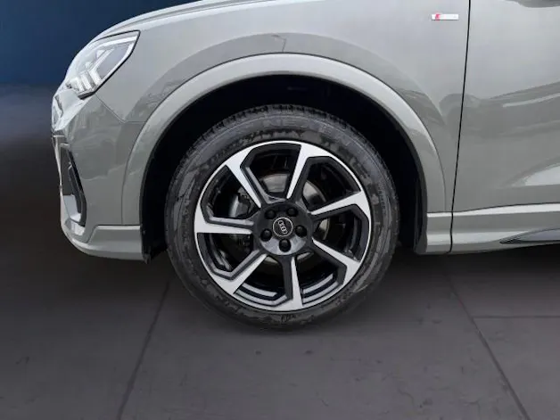 Audi Q3 35 TFSI S line Attraction S-tronic