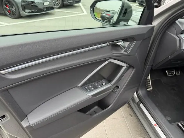 Audi Q3 35 TFSI S line Attraction S-tronic