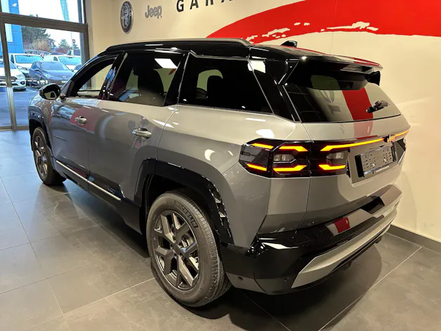 Jeep Compass 1.2 T e-Hybrid First Edition