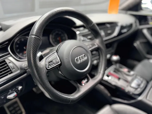 Audi RS6 Avant 4.0 TFSI V8 p