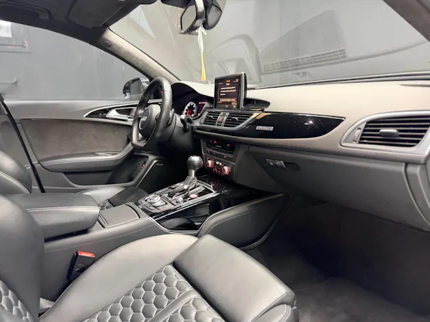 Audi RS6 Avant 4.0 TFSI V8 p