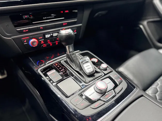 Audi RS6 Avant 4.0 TFSI V8 p