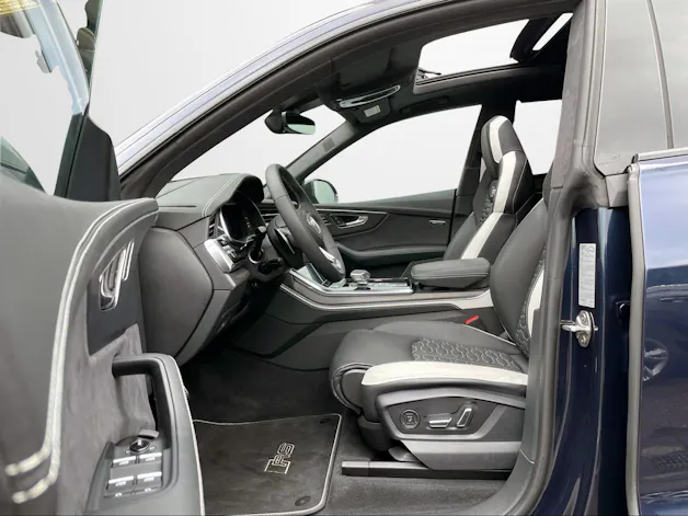 Audi RSQ8 quattro