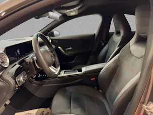 Mercedes-Benz CLA 200 - AMG / Rückfahrkamera / Ambiente-Licht / 19 Zoll Räder