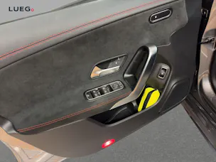 Mercedes-Benz CLA 200 - AMG / Rückfahrkamera / Ambiente-Licht / 19 Zoll Räder