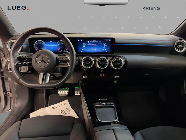 Mercedes-Benz CLA 200 - AMG / Rückfahrkamera / Ambiente-Licht / 19 Zoll Räder