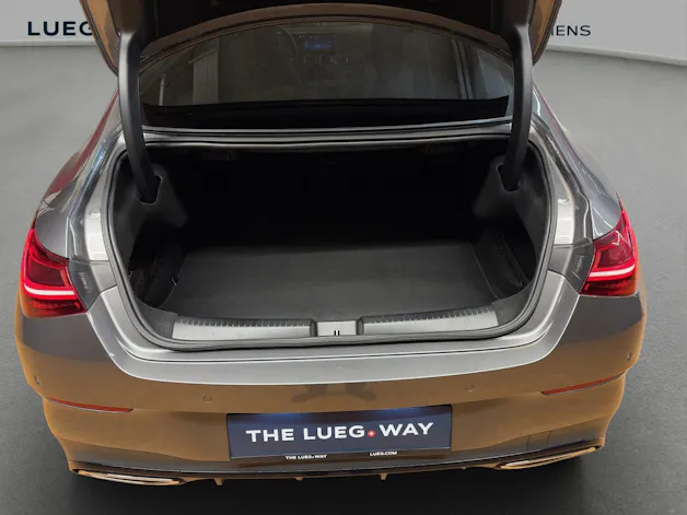 Mercedes-Benz CLA 200 - AMG / Rückfahrkamera / Ambiente-Licht / 19 Zoll Räder