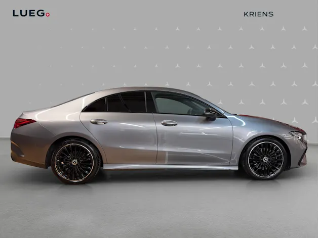 Mercedes-Benz CLA 200 - AMG / Rückfahrkamera / Ambiente-Licht / 19 Zoll Räder