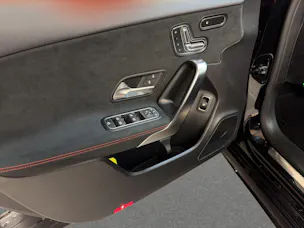 Mercedes-Benz A 35 4M - AMG / Rückfahrkamera / Panorama-Dach / Soundsystem / Multibeam LED