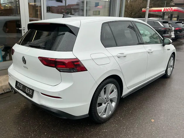 VW Golf GTD 2.0 TDI DSG 200PS *** ANHÄNGERKUPPLUNG & 8FACH BEREIFT ***