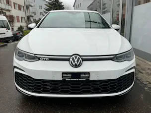 VW Golf GTD 2.0 TDI DSG 200PS *** ANHÄNGERKUPPLUNG & 8FACH BEREIFT ***