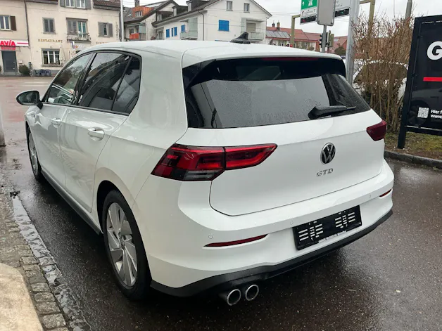 VW Golf GTD 2.0 TDI DSG 200PS *** ANHÄNGERKUPPLUNG & 8FACH BEREIFT ***