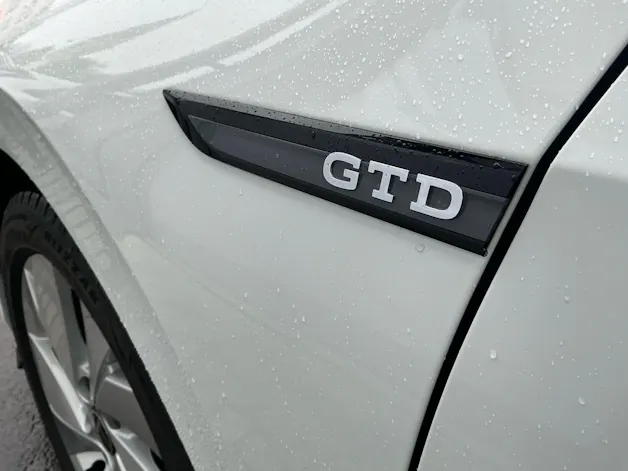 VW Golf GTD 2.0 TDI DSG 200PS *** ANHÄNGERKUPPLUNG & 8FACH BEREIFT ***
