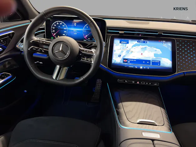 Mercedes-Benz E 450 d 4M - AMG / 360 Grad Kamera / Digital Light / Panorama-Dach