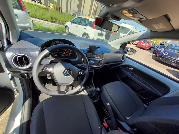 VW Up 1.0 MPI move up Kurier