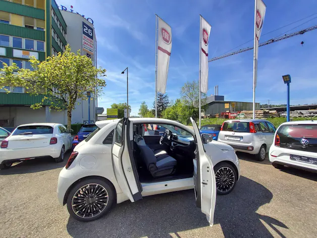 Fiat 500 3+1 electric 87 kW Icon