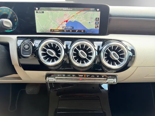 Mercedes-Benz A 250e Progressive