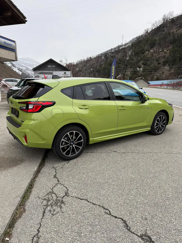 Subaru Impreza 2.0i e-Boxer Luxury