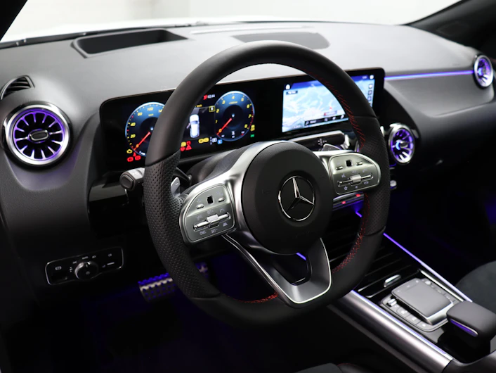 immagine del veicolo MERCEDES-BENZ GLA 250
