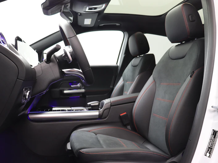 immagine del veicolo MERCEDES-BENZ GLA 250