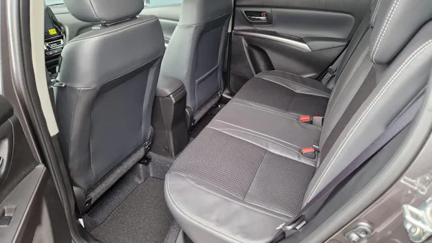 Suzuki S-Cross 1.4 T Sakura Top Hybrid 4x4