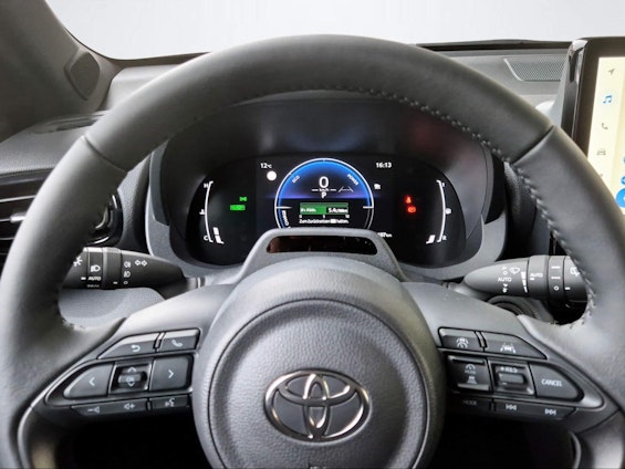 Vehicle image 9 Vehicle image 9