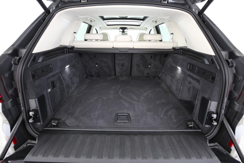 Vehicle image BMW X5