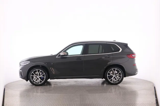 BMW X5 M50i xDrive
