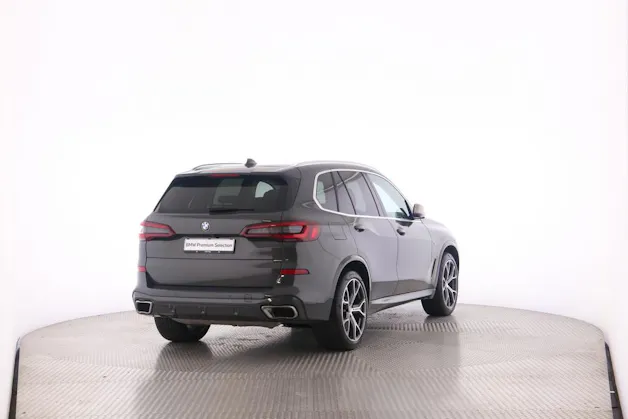 BMW X5 M50i xDrive
