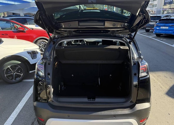 Vehicle image 6 Vehicle image 6