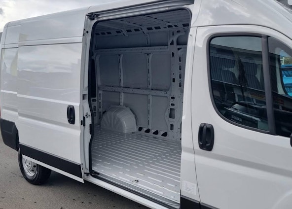 Vehicle image 6 Vehicle image 6