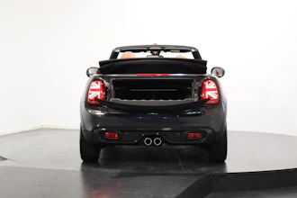 https://vehicle.imgix.net/4195489/ae9203fd-fb36-43df-b81a-03ef265a5533.JPG