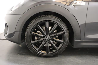 https://vehicle.imgix.net/4195489/e803b239-bae6-4c39-a38e-18ffcf9a9186.JPG