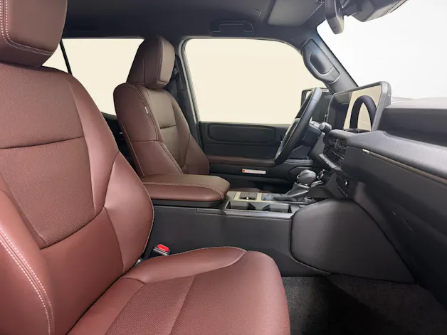 Toyota Land Cruiser 2.8 D 48V Style