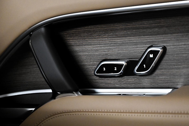 Vehicle image LAND ROVER RANGE ROVER