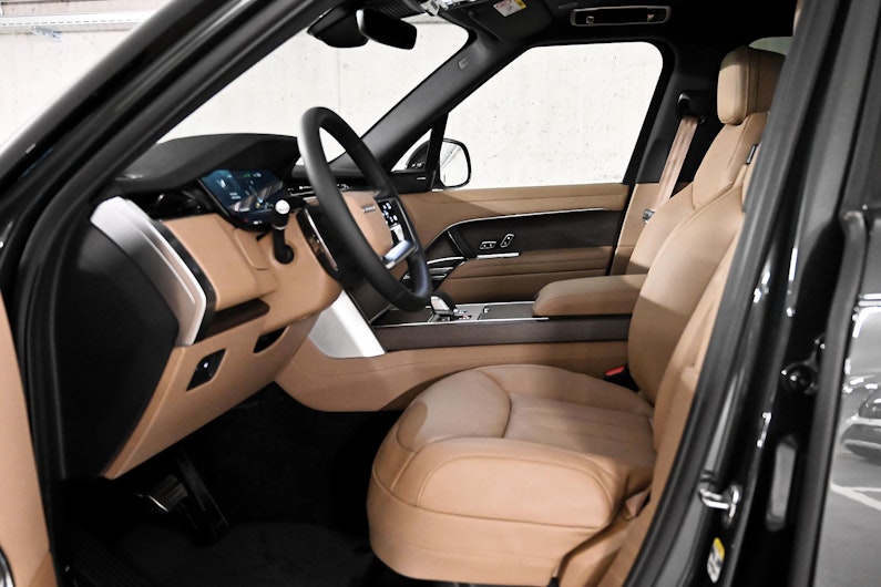 Vehicle image LAND ROVER RANGE ROVER