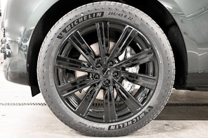 Vehicle image LAND ROVER Range Rover 3.0 I6 P460e SE