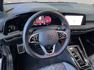 VW Golf VIII 1.5 eTSI R-Line DSG