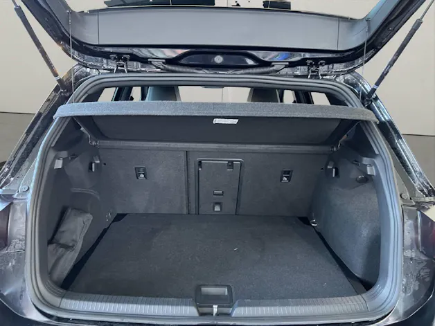 VW Golf VIII 1.5 eTSI R-Line DSG