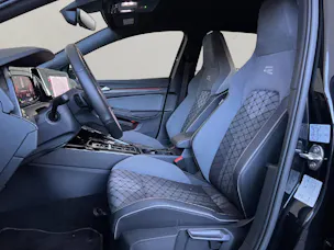 VW Golf VIII 1.5 eTSI R-Line DSG
