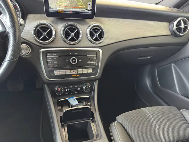 Mercedes-Benz GLA 200 Urban