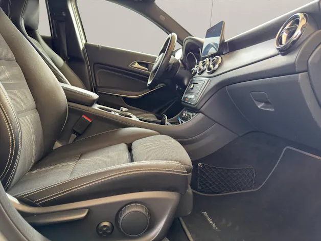 Mercedes-Benz GLA 200 Urban